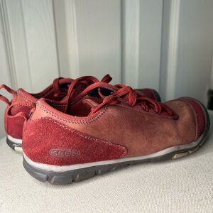 Keen Hush Lea Women's Sneaker Red Leather Hiking Outdoor Lace Up Trail Shoes 7